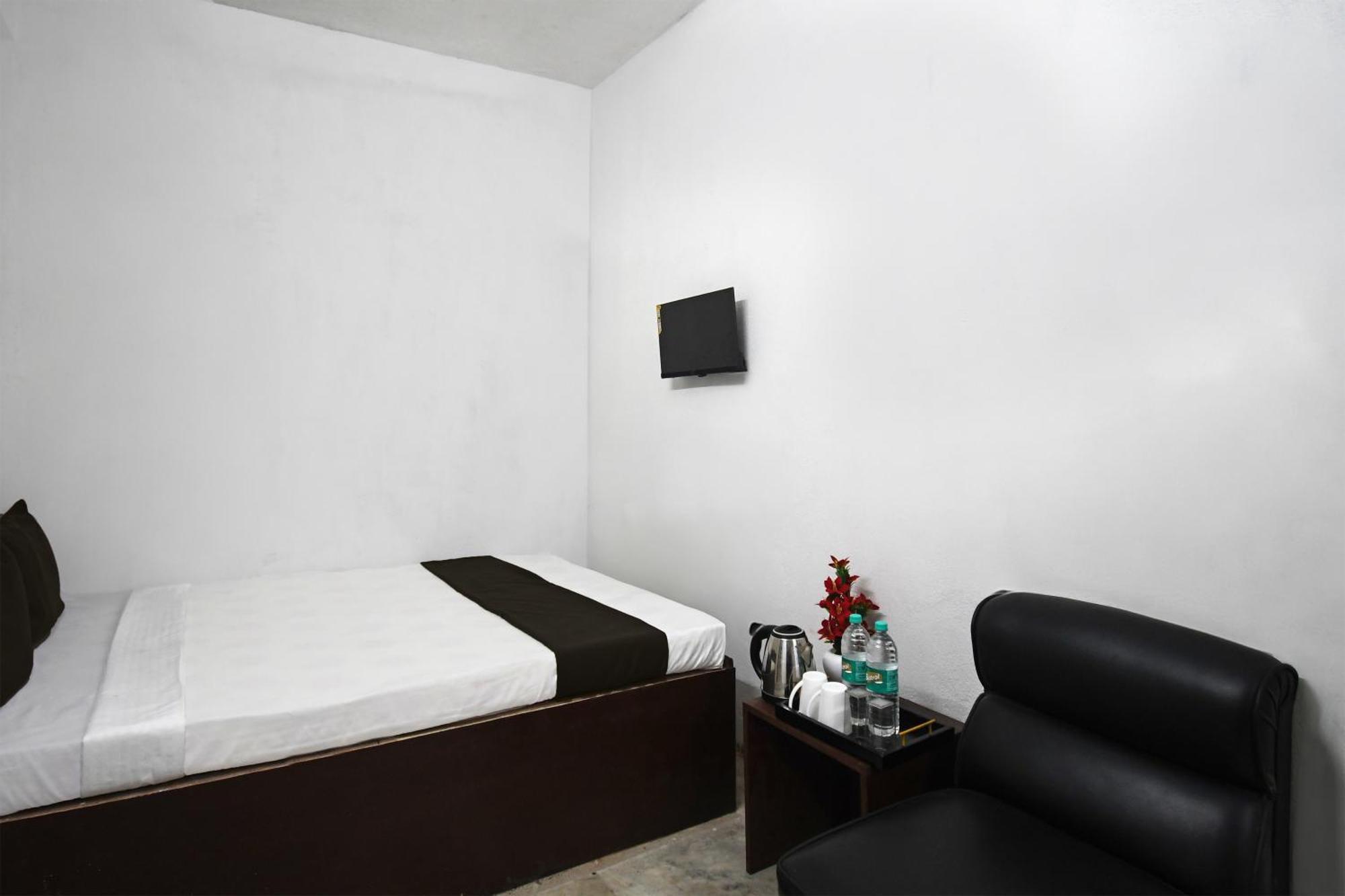 Oyo Hotel Chinar Park Kolkata Exterior photo
